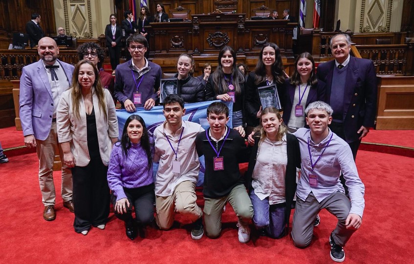 El Liceo N 2 De Carmelo Gana El IV Torneo Nacional De Debate Carmelo