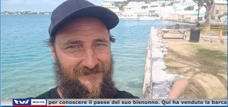 Un carmelitano cruzando en solitario el océano es noticia en Italia